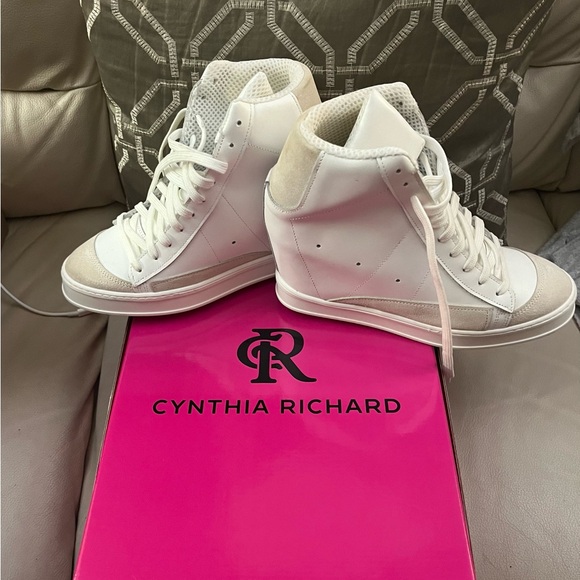 Cynthia Richard Fearless Bianco Wedge Sneaker - Picture 2 of 6